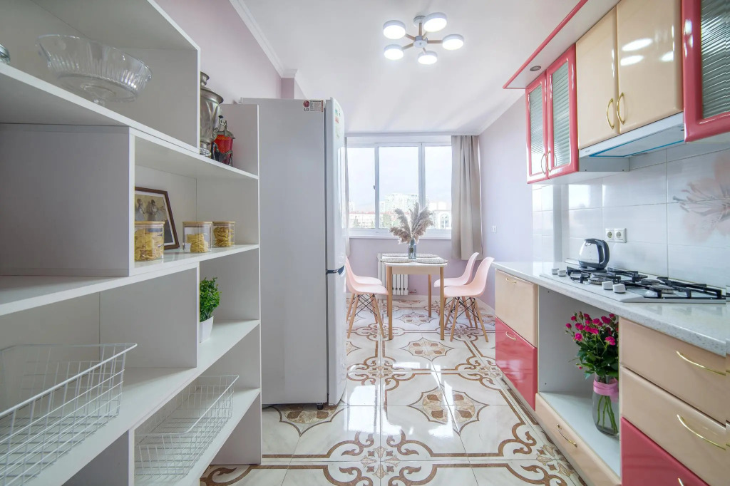 MyHome YourHome (МайХоум ЙоХоум) на улице Островского 67