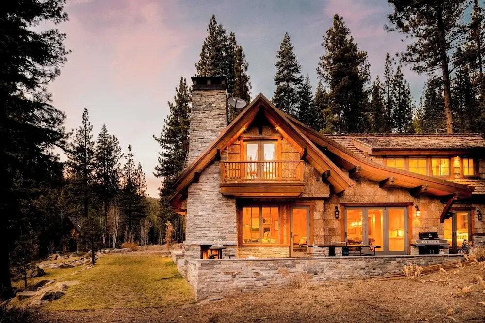 Hunter by Avantstay Award-winning Riverfront Cabin 5 Minutes From Palisades