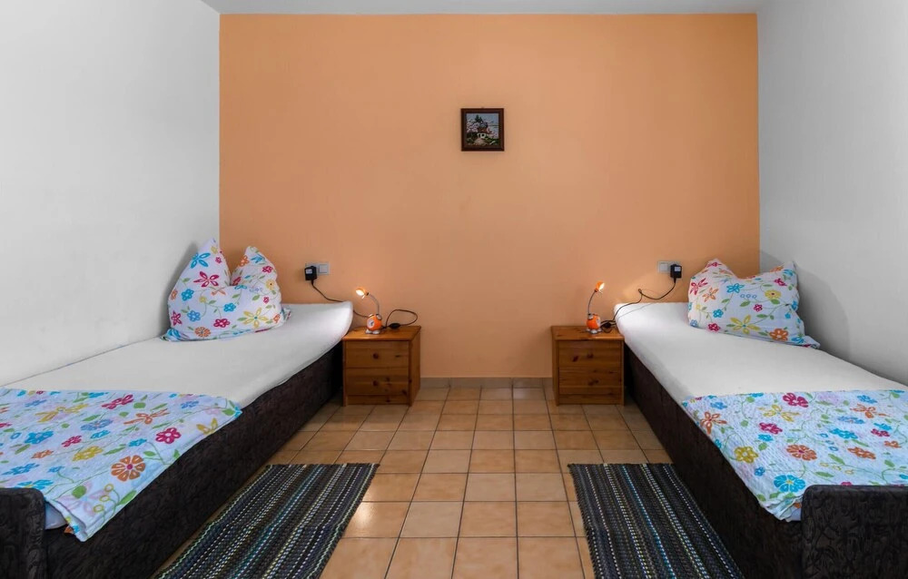 Beautiful Apartment in Klenovica With Wifi and 2 Bedrooms