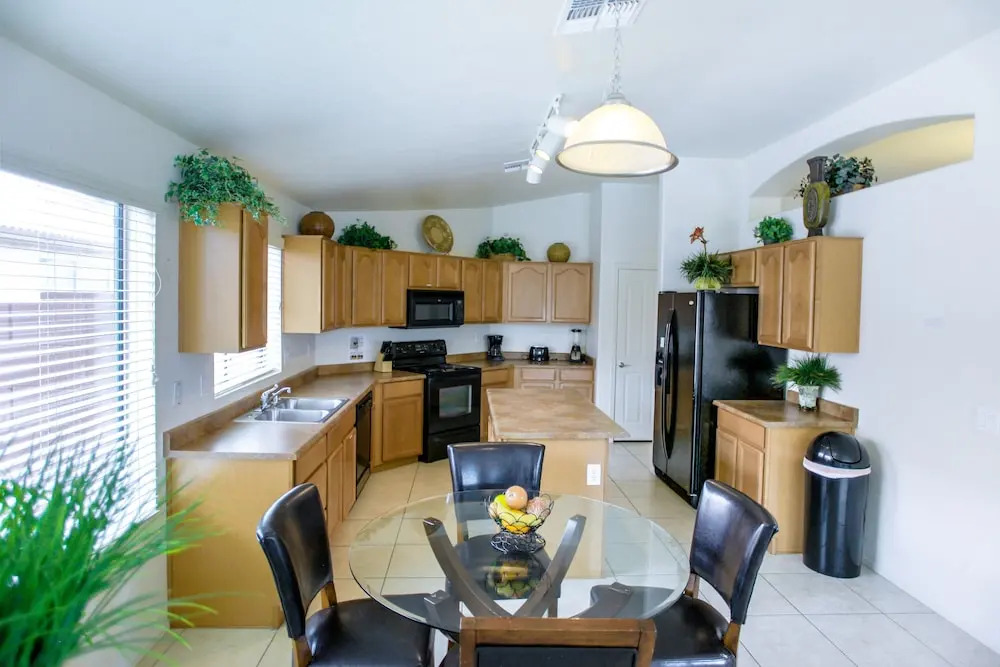 Glendale - 4 Bedroom Home