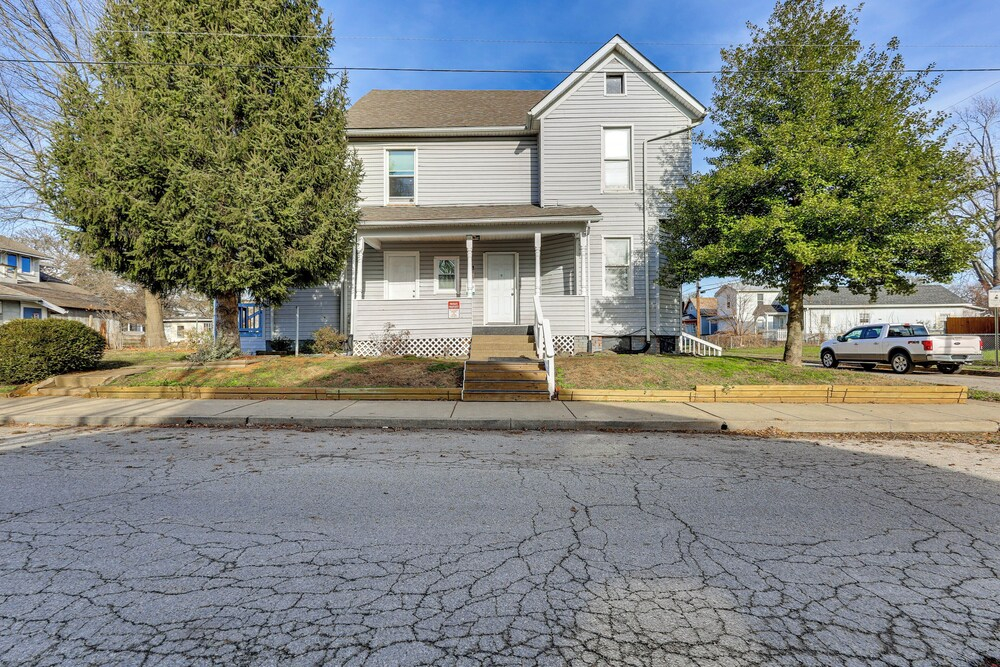Close to Camden Clark: Central Parkersburg Condo