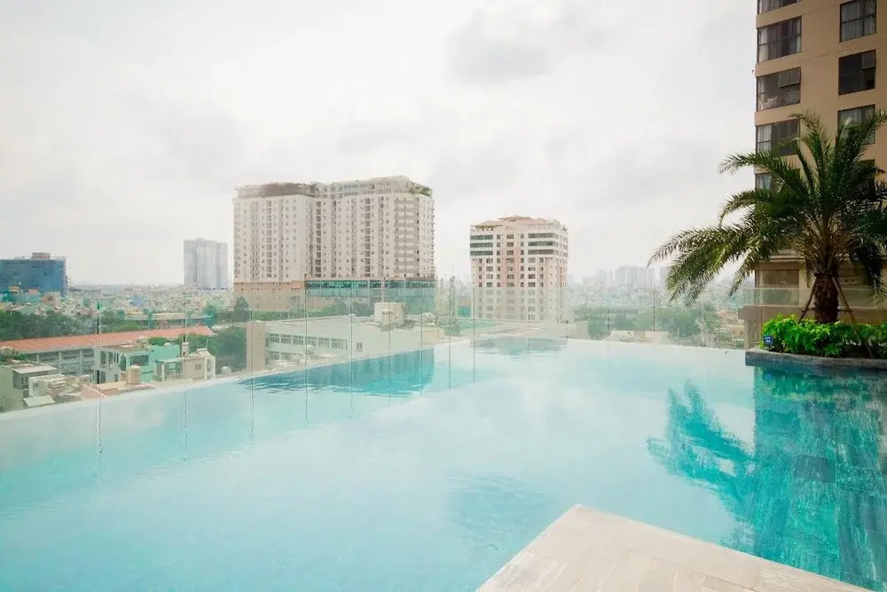 Ami Splendid Infinity Pool