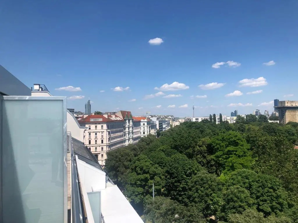 Augartenblick Penthauscombo 14/15/16 - Blick zum Riesenrad