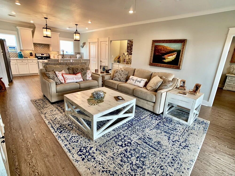Lisa's Landing 3 Bedroom Home by RedAwning