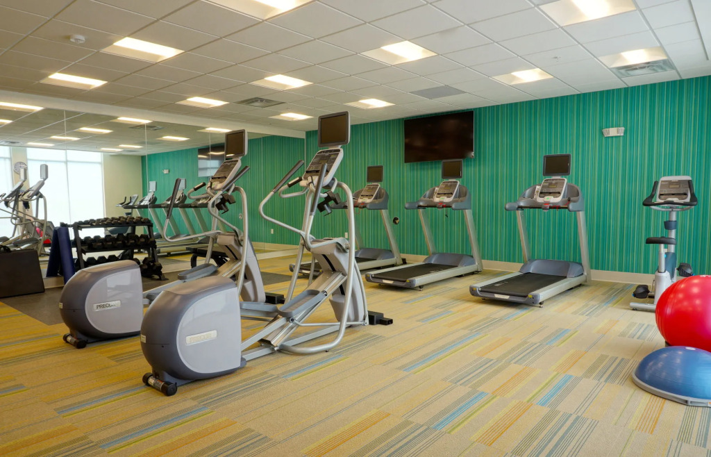 Holiday Inn Express & Suites Omaha - Millard Area by IHG
