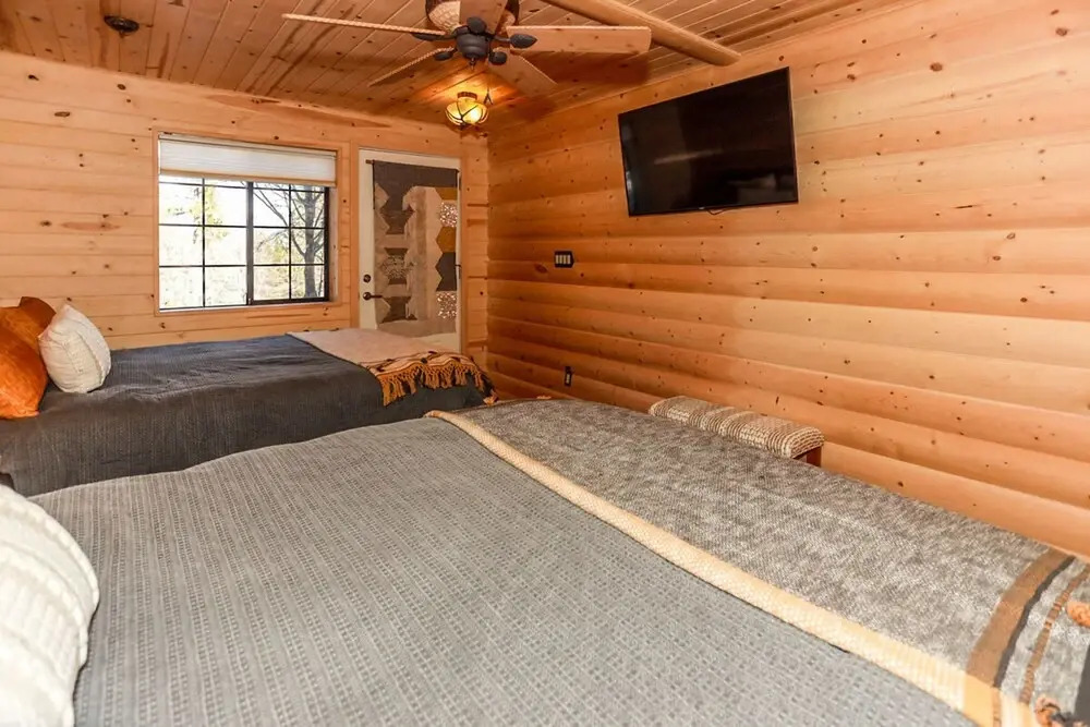 Woodland Log-1887 by Big Bear Vacations