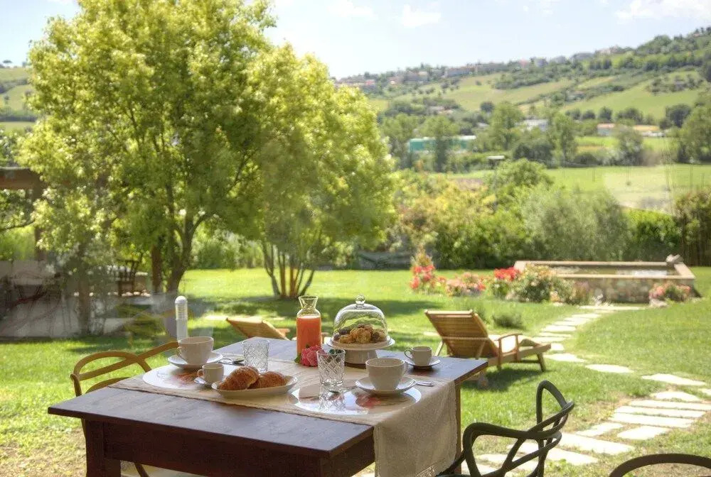 Bellafiora Bed & Breakfast