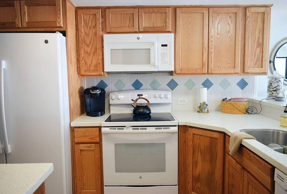 Shalimar 3b 2 Bedroom Condo by RedAwning