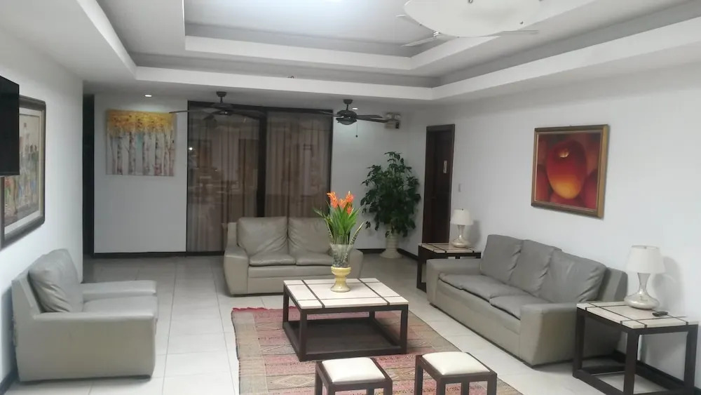 Maracas Inn