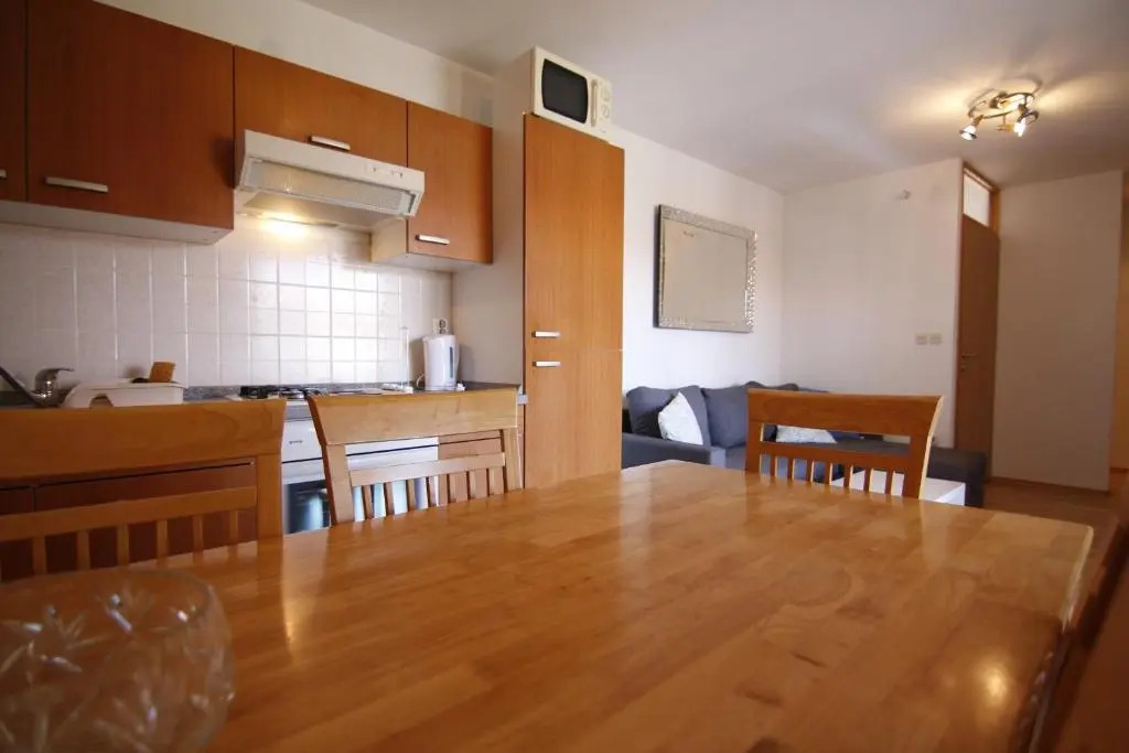 Apartment Ema