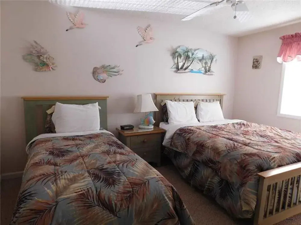 Tilghman Shores D9 2 Br condo by RedAwning