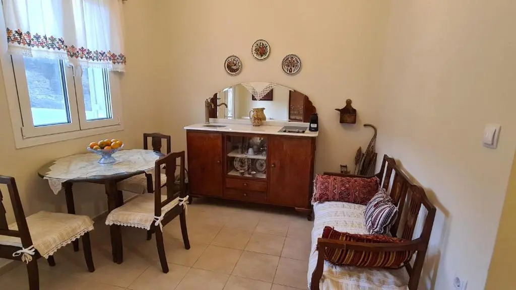 Prasini Folia - Traditional Residence