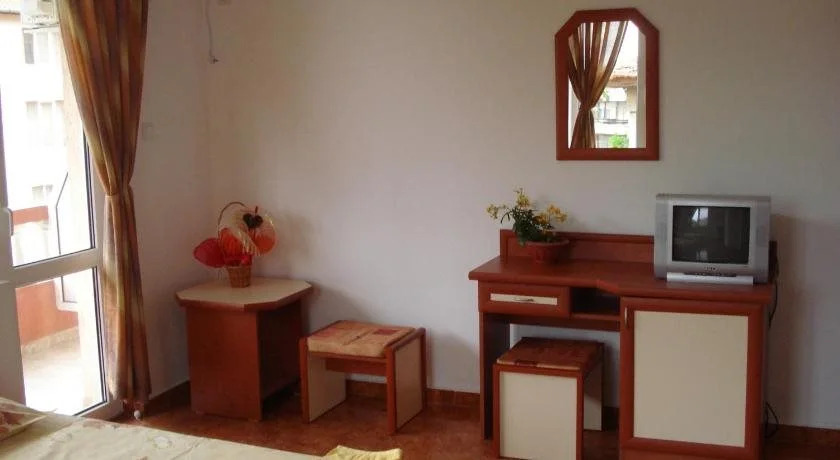 Moni Family House