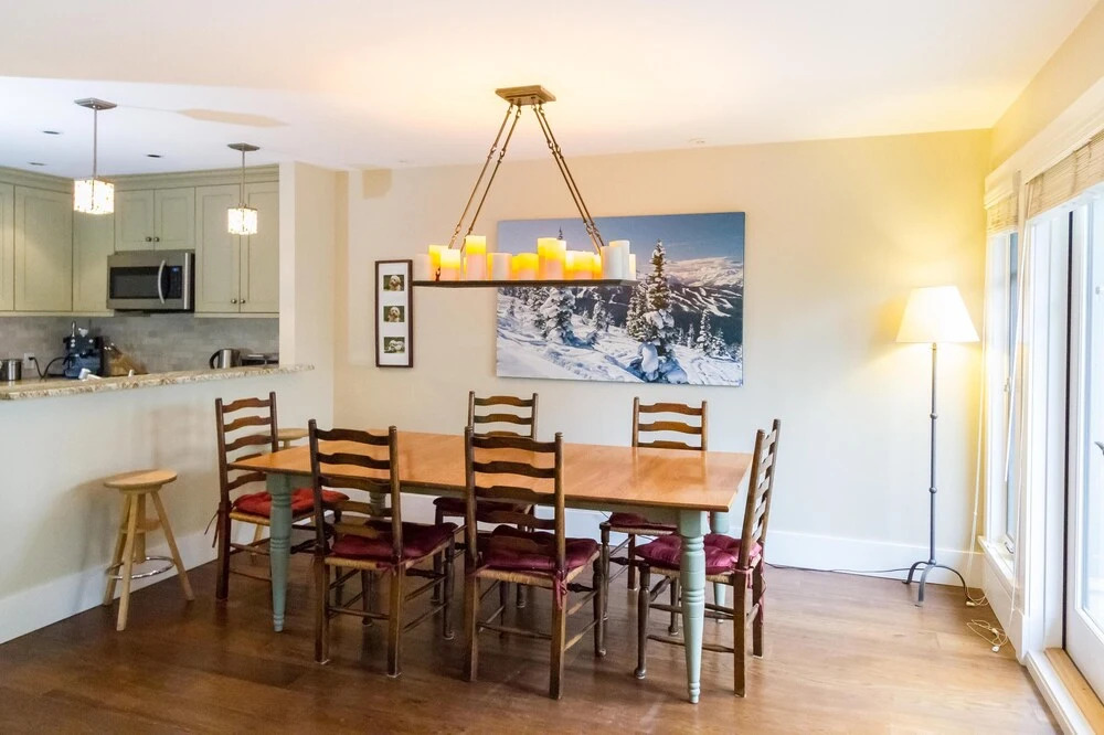 Spacious Town Home with Private Hot Tub
