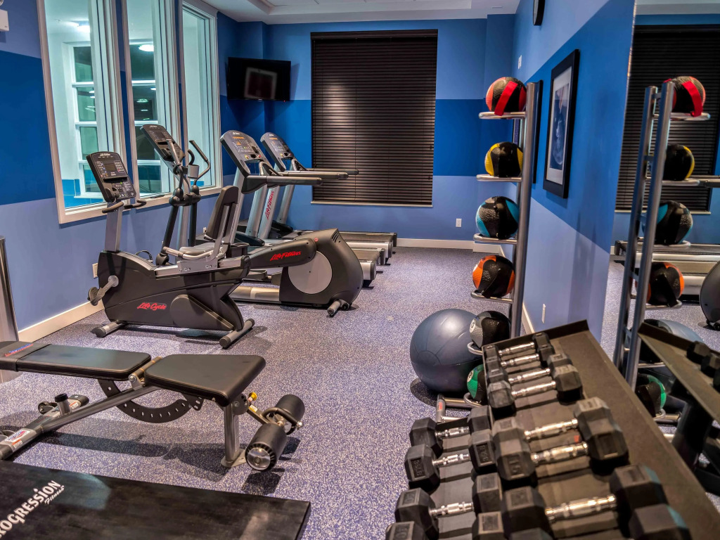 Holiday Inn Express & Suites Toronto Airport West by IHG