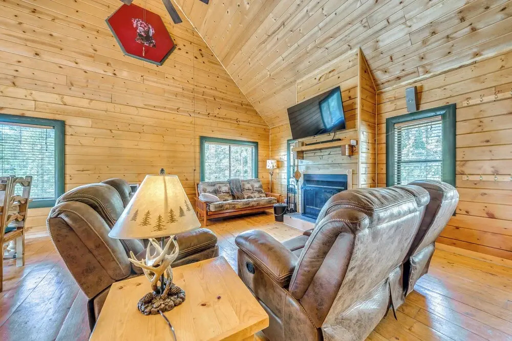 16 Mi to Ski Apache: Ruidoso Cabin Rental