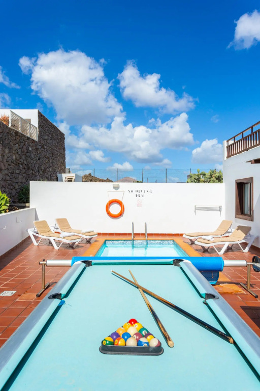 Villa Julianne 4 Heated Private Pool Walk to Beach A C Wifi Car Not Required - 2417