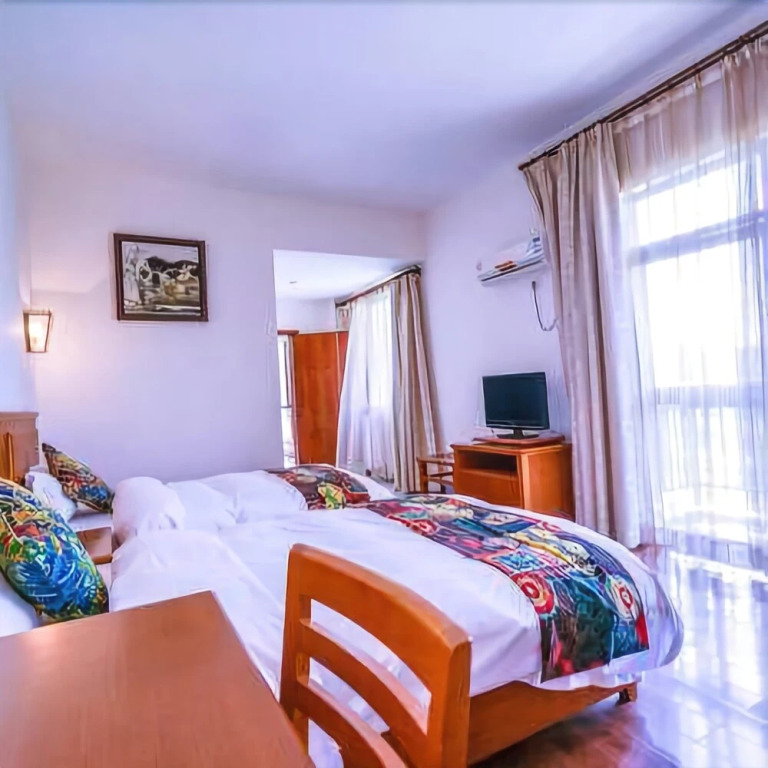 Yijie Holiday Chain Hotel
