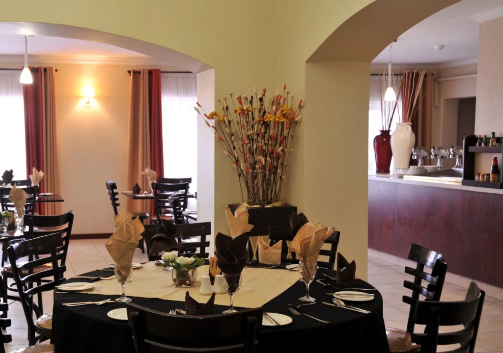 Cresta Botsalo Hotel