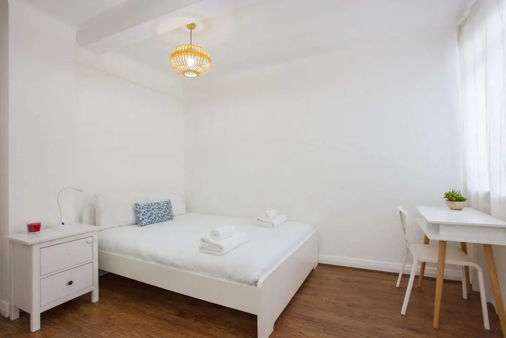 Contemporary 2 Bedroom Flat in Bayswater