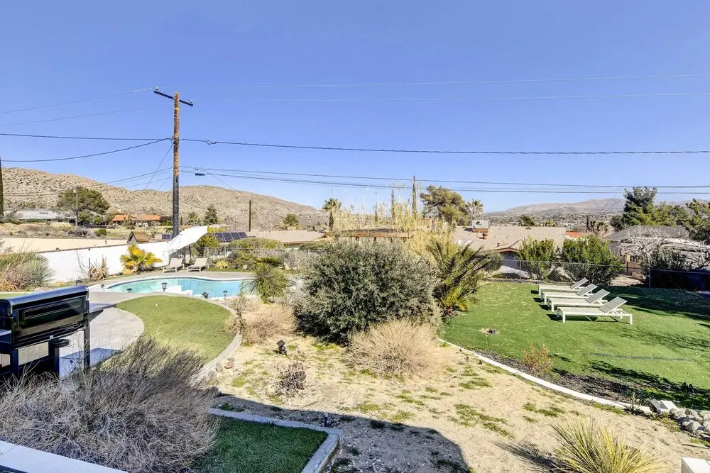 Tranquil Home w/ Pool - 14 Mi to Joshua Tree!