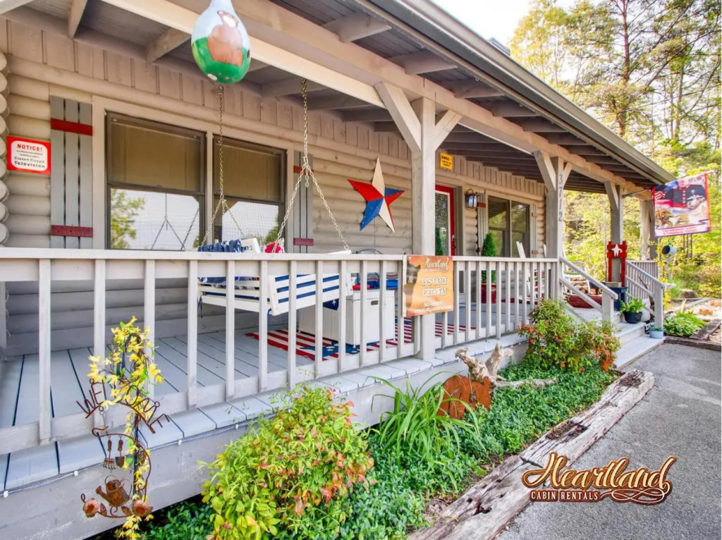 LJs COZY GETAWAY