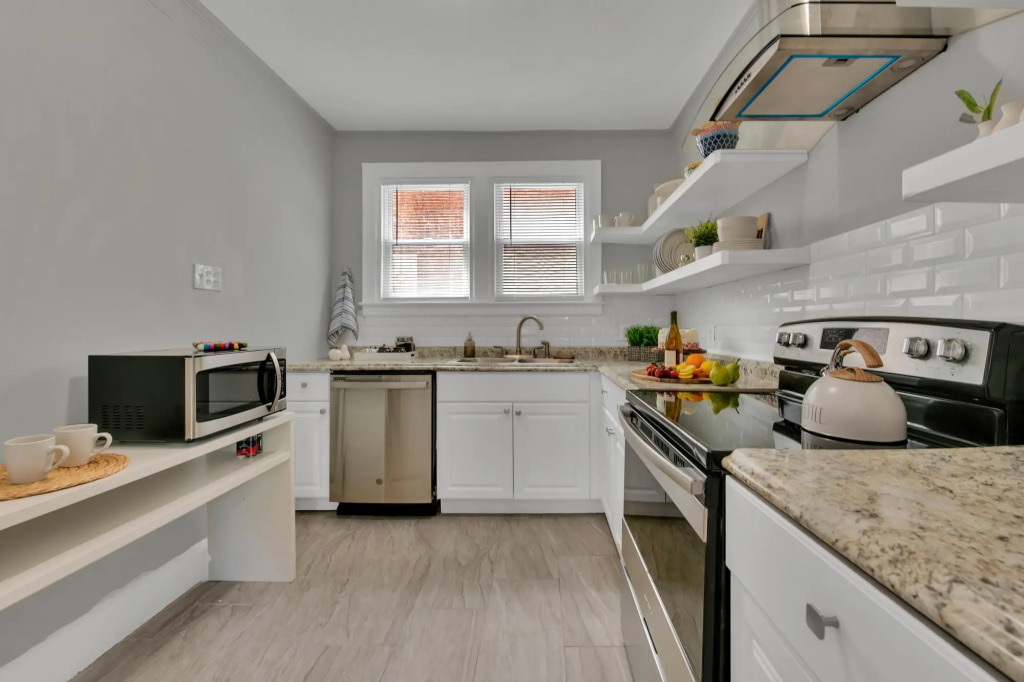 Stunning Apartment near Palmer Park/Free Parking