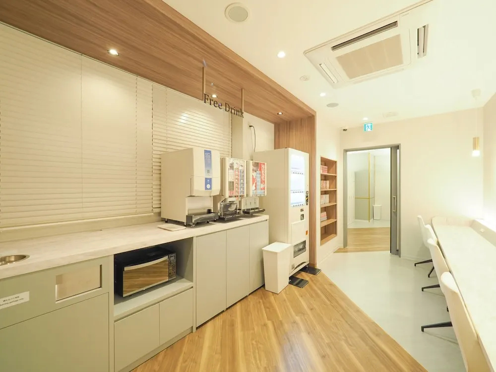 Leo Yu Capsule Hotel Funabashi