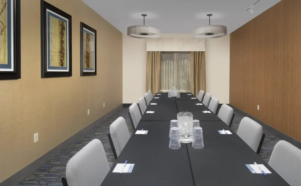 Holiday Inn Express & Suites by IHG Chambersburg by IHG