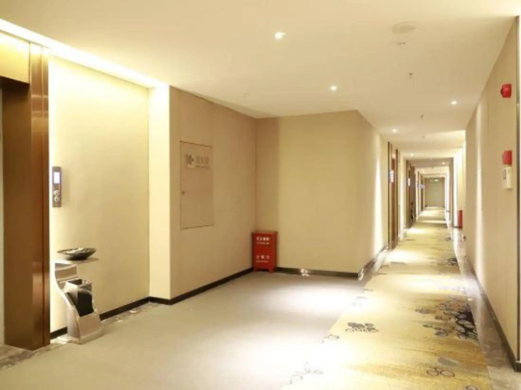 Deep Blue Art Hotel