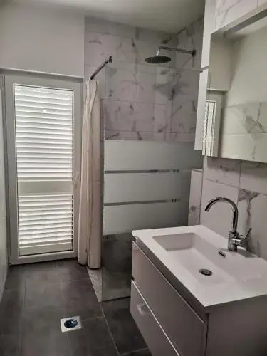 2-Bedroom Apartment With Seaview 3558-2