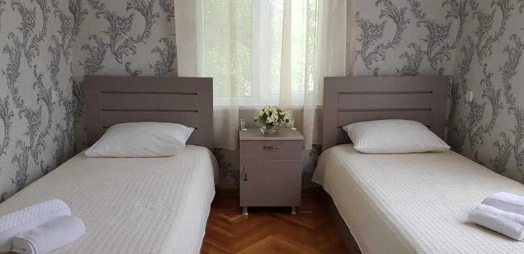 ORJONI-HOTEL