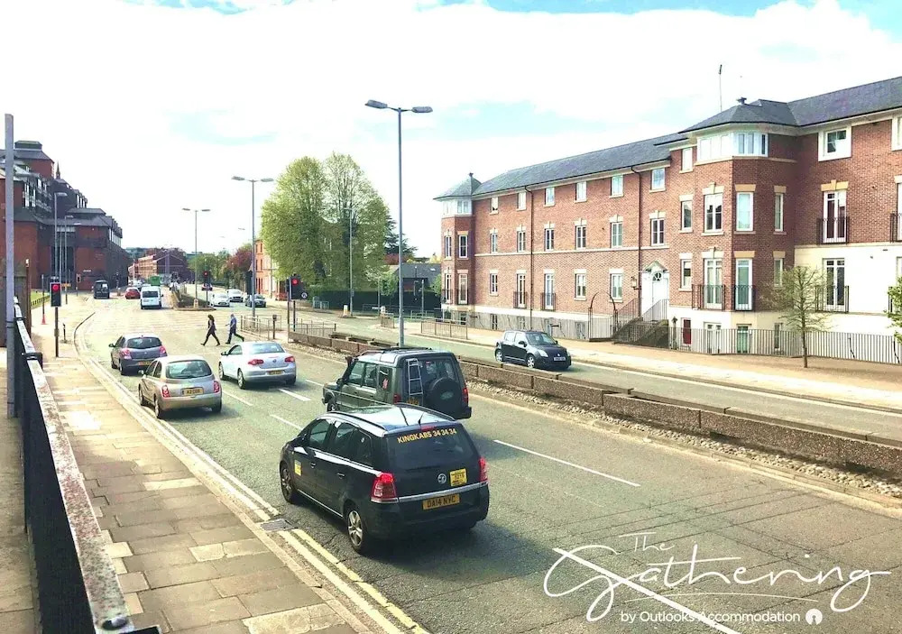 The Gathering Chester 3 Sleeps 14 Very Close to City Centre Racecourse Within Walls