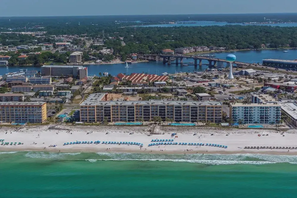 New Listing! Lovely Azure W/ Gulf-front Pool 3 Bedroom Condo