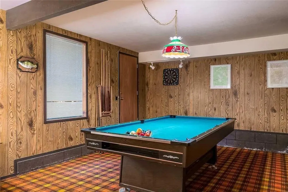 Sauna and Pool Table in Unique Cabin! #313