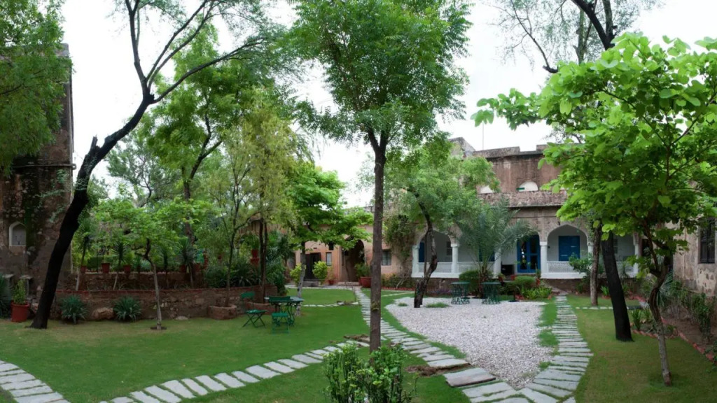 Neemranas - Hill Fort - Kesroli