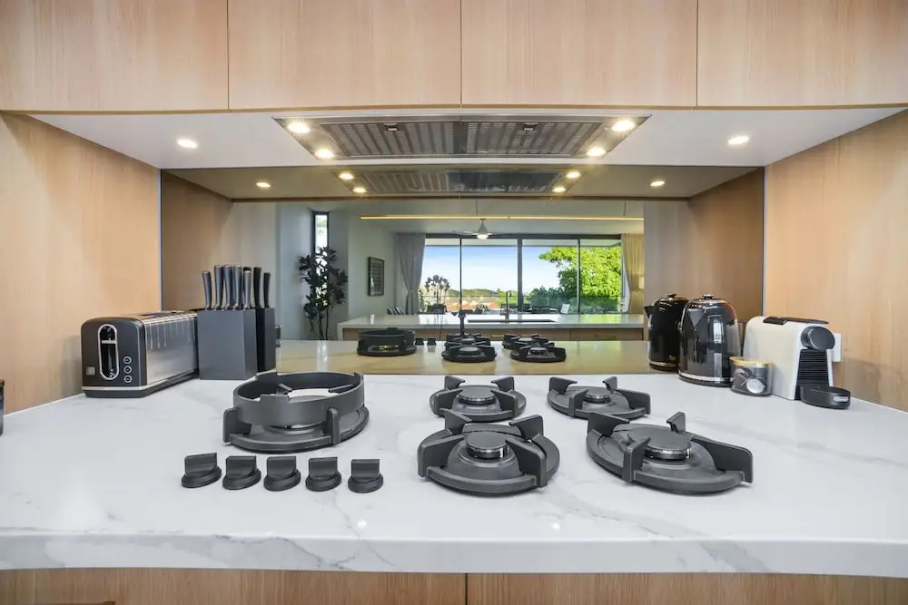 HomeHotel Ultra Luxurious 3 Bedroom Penthouse