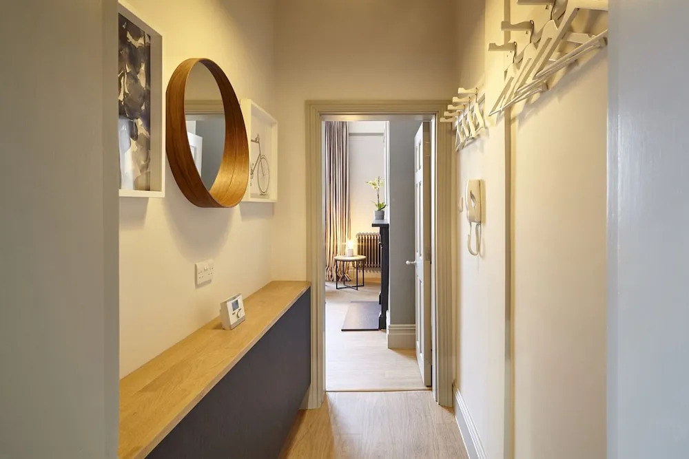 Wellington Place I Your Apartment