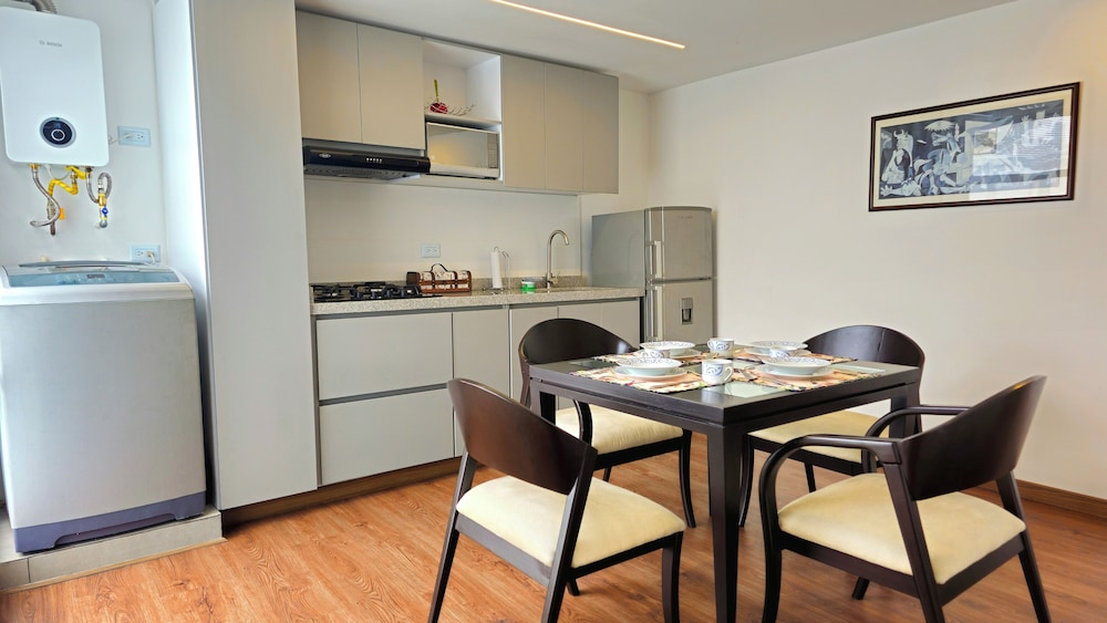 Súper Apartamento TV Wi Fi y parqueadero