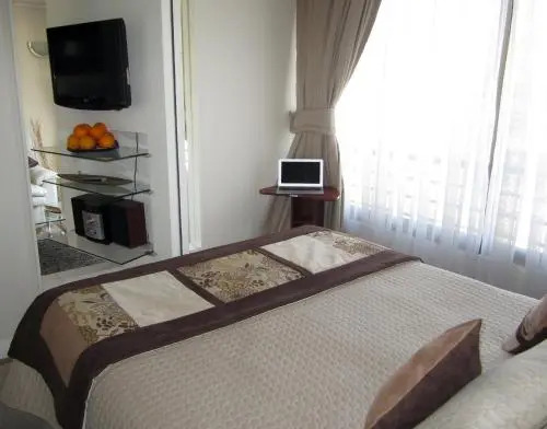 Lobato Apartments