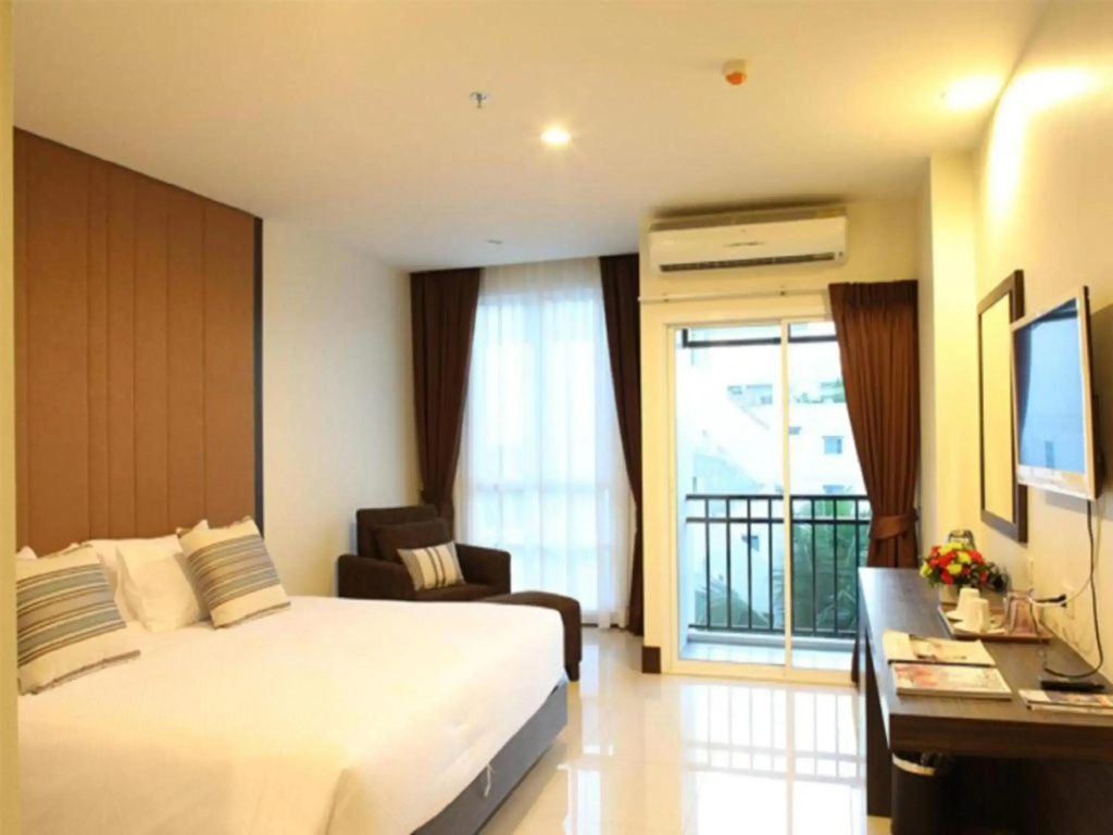 Crystal Suites Suvarnbhumi Airport