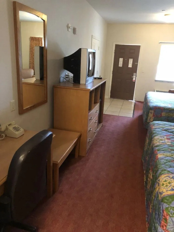 Whitesboro Inn & Suites
