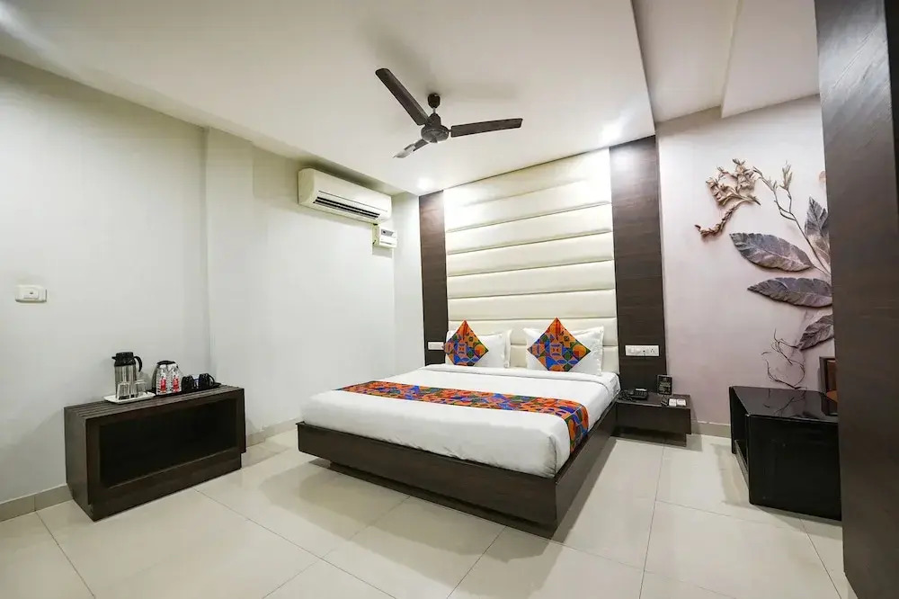 OYO Rooms Railway Station Exit Gate