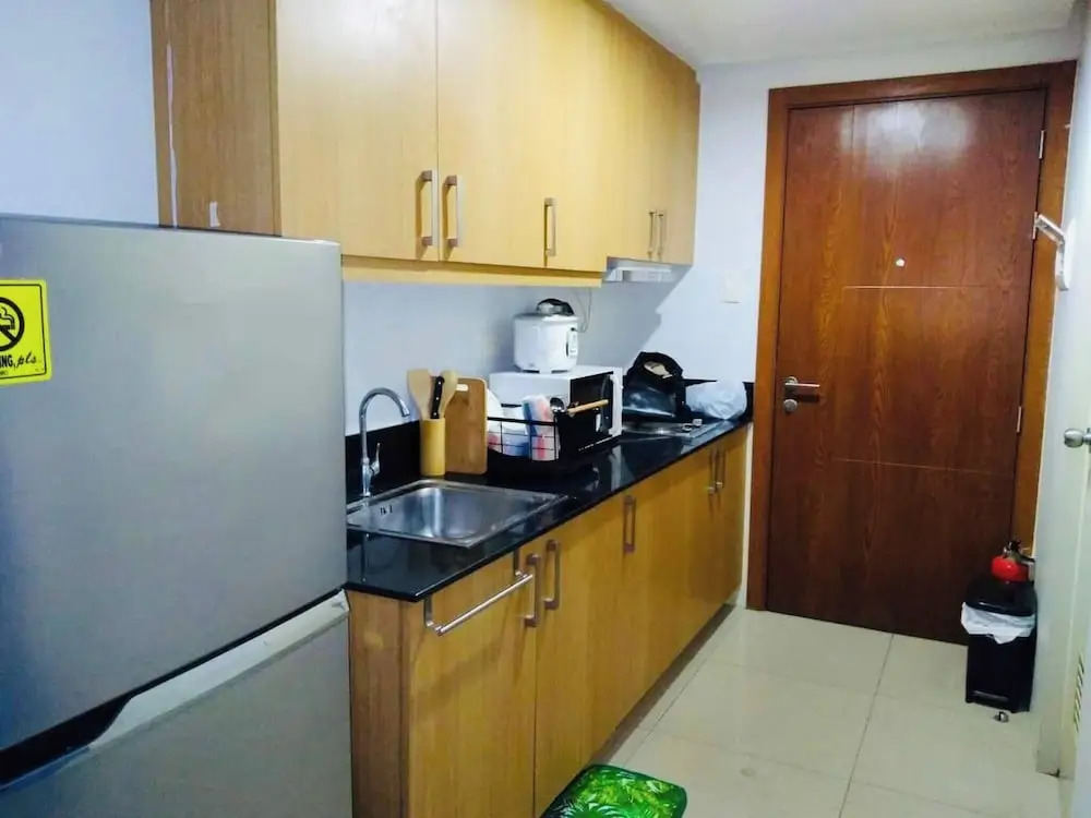 Joyful Pasay Getaway Staycation Condo Near MOA and Ikea Near Mall of Asia