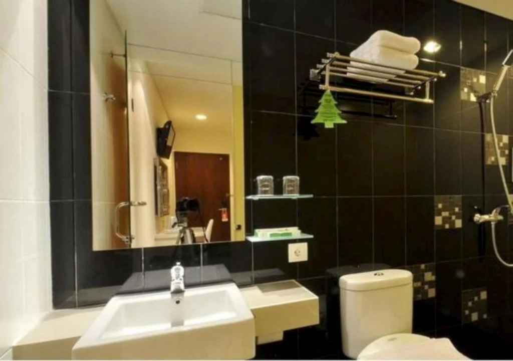 Pyrenees Jogja Hotel