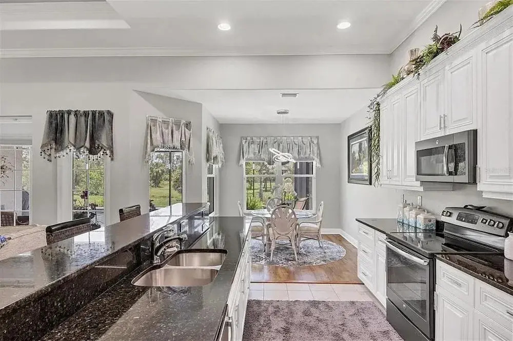 The Sanctuary - Private Pool+spa Vacation Home - Only 5 Minutes To The Gulf Coast! 3 Bedroom Home