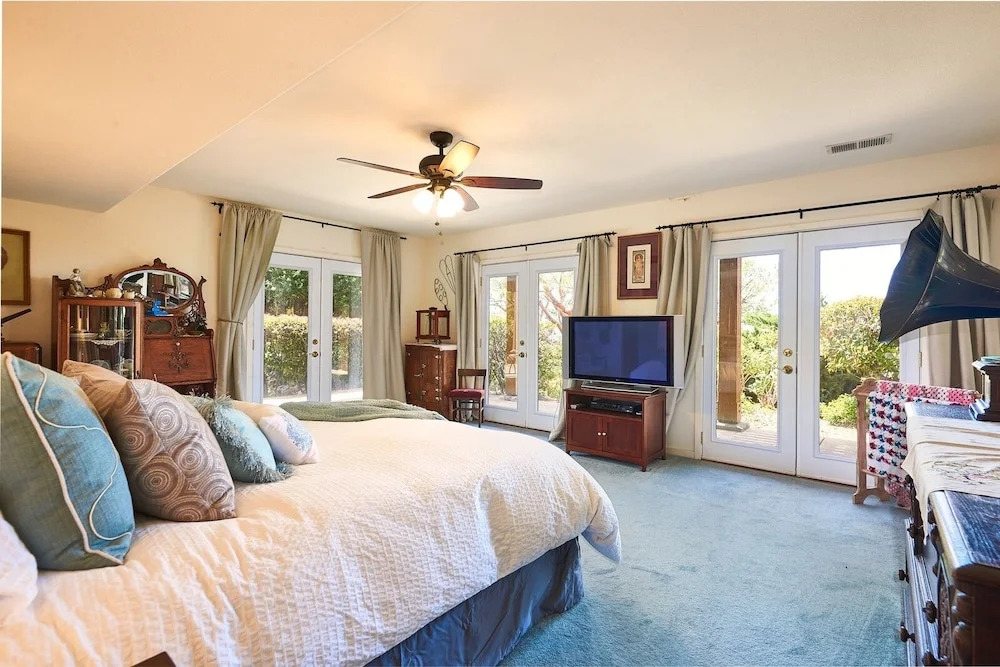 Scenic Bay View Sublime In East San Jose! 2 Bedroom Home
