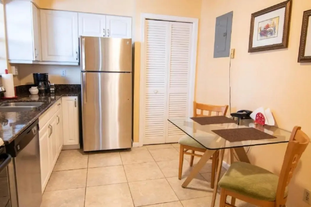 Palm Beach Waterfront Suites