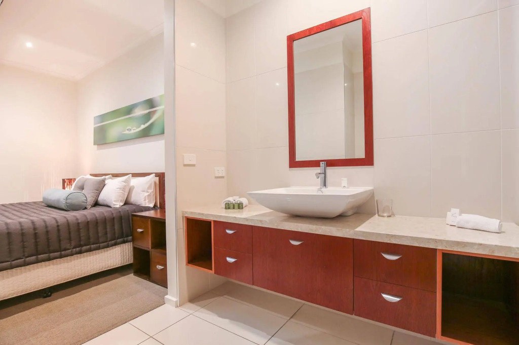 Indulge Apartments - Langtree