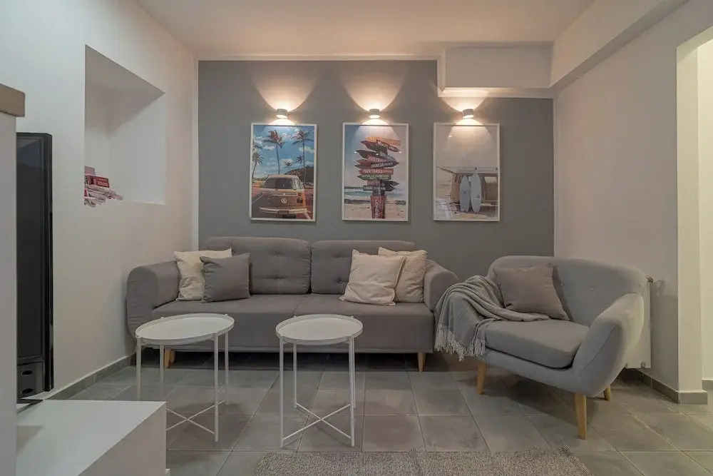 Central 4BR Flat - 2 Units Combined with Balconies, Near Cismigiu, 2 Kitchens & 2 Baths